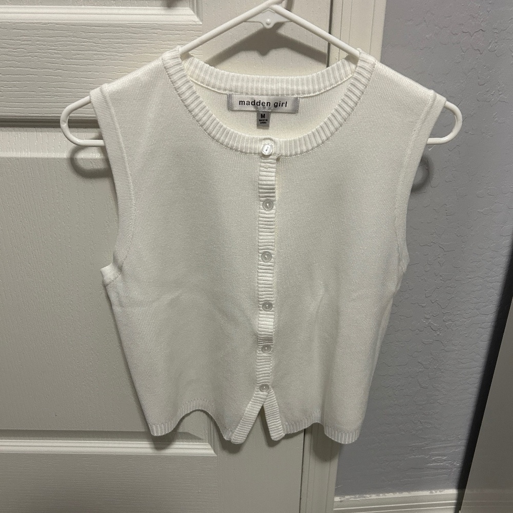 NWOT! Women's Madden Girl White cotton Button Down Knit Sweater Vest - MEDIUM